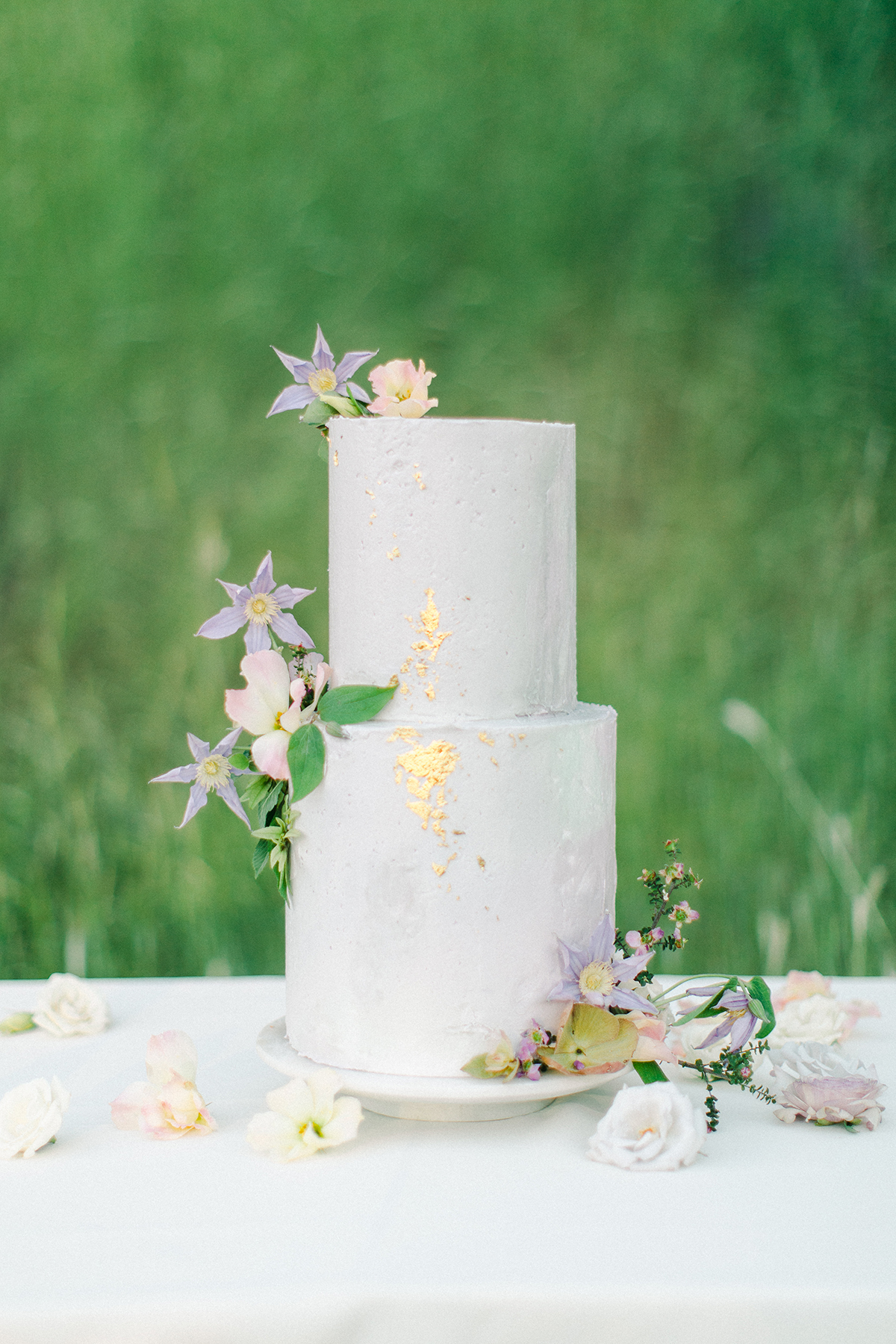 wedding cake - blue and gold
