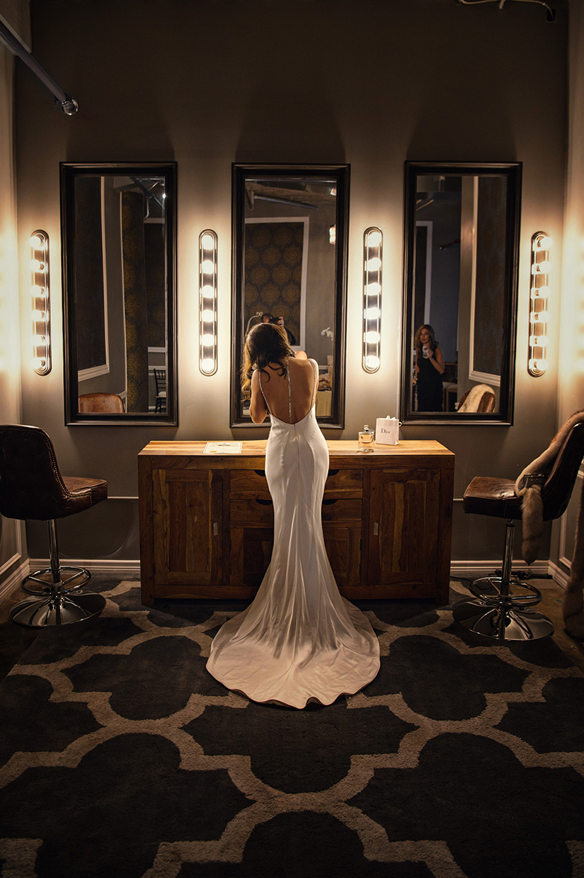 houston wedding, bride, getting ready, wedding dress, gown