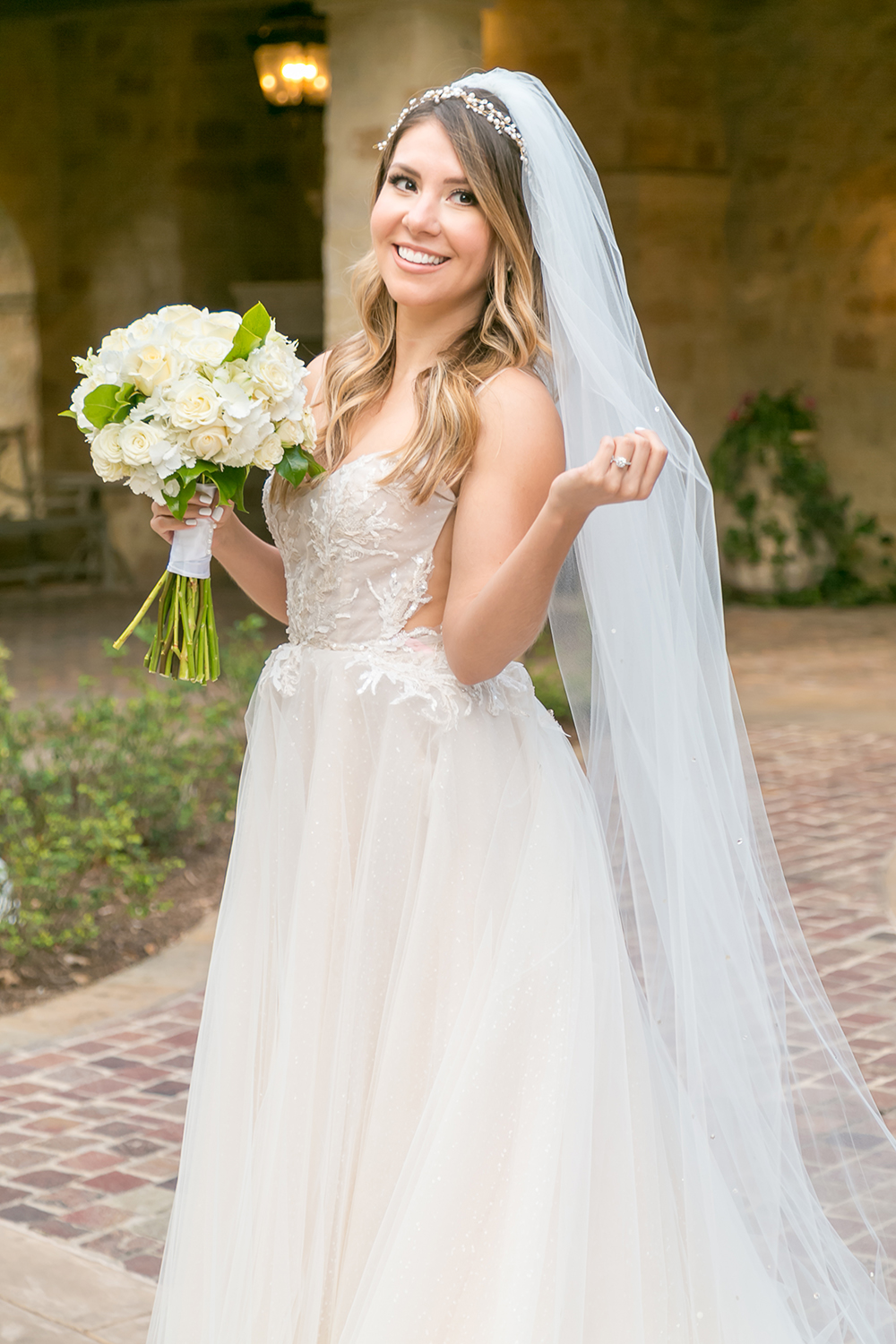 bridal photography - long wedding veil 