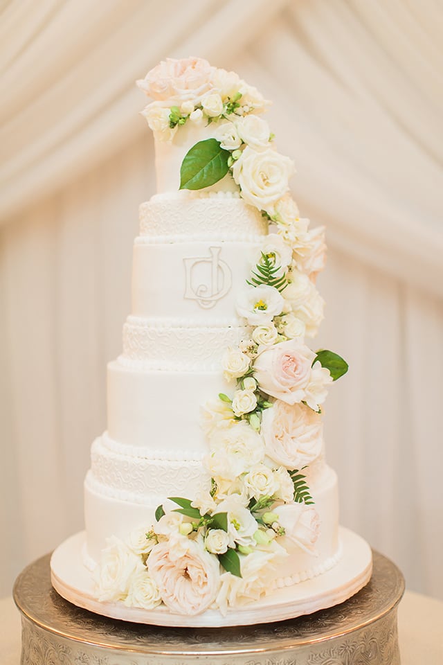 houston wedding, white wedding cake, floral cake toppings