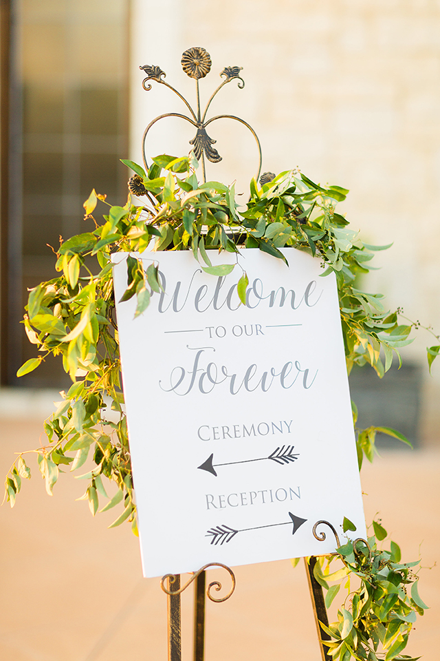 houston wedding, welcome sign, greenery, ashton gardens