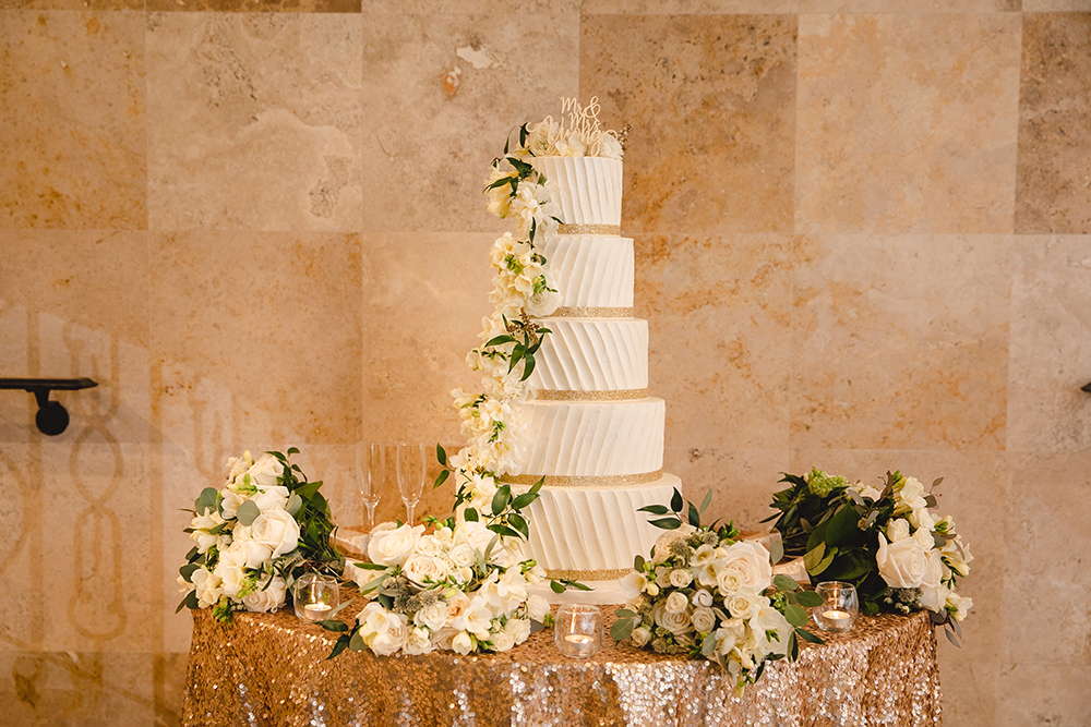 wedding cake - classic - white