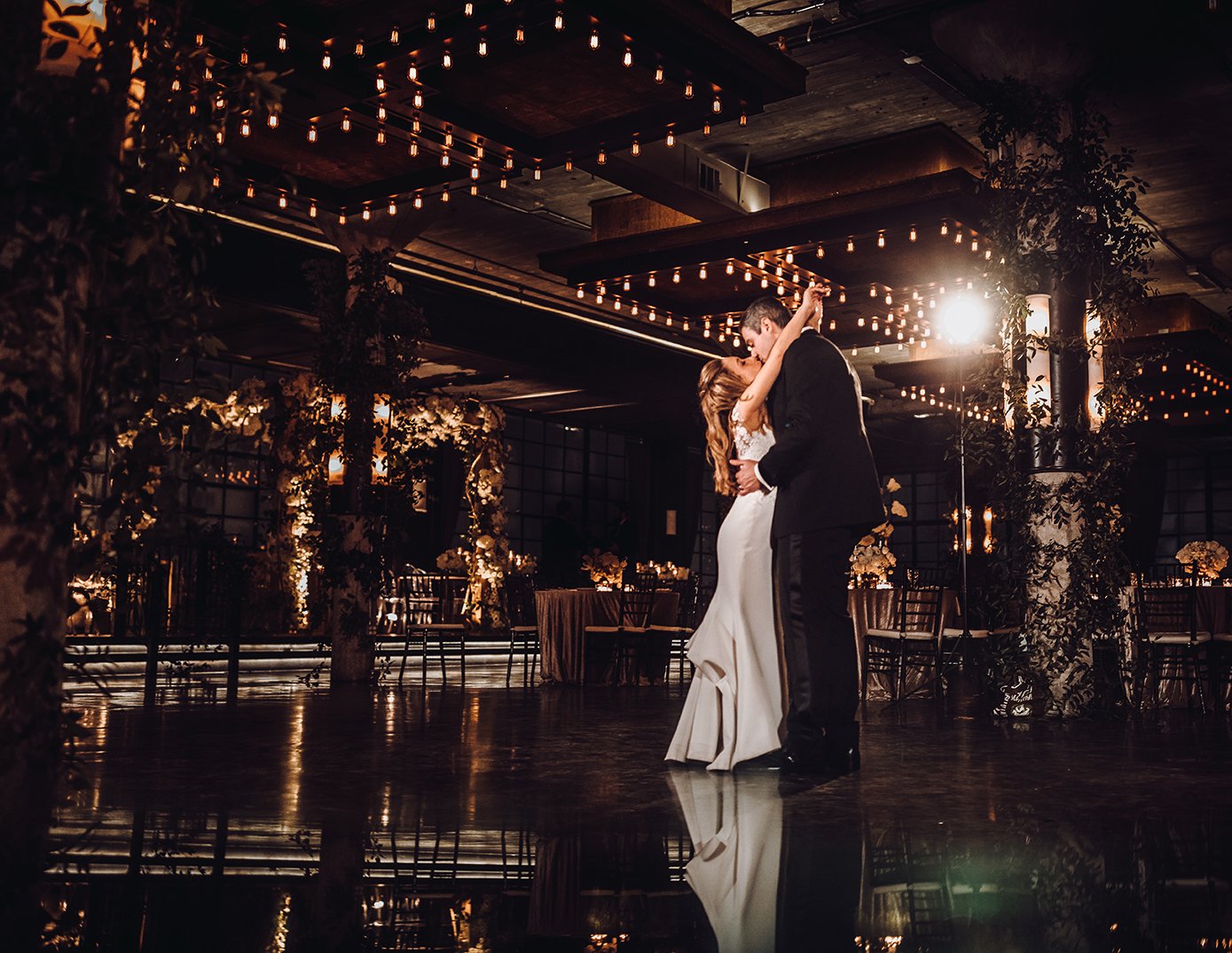 couple, last dance, newlyweds, houston wedding, The Astorian