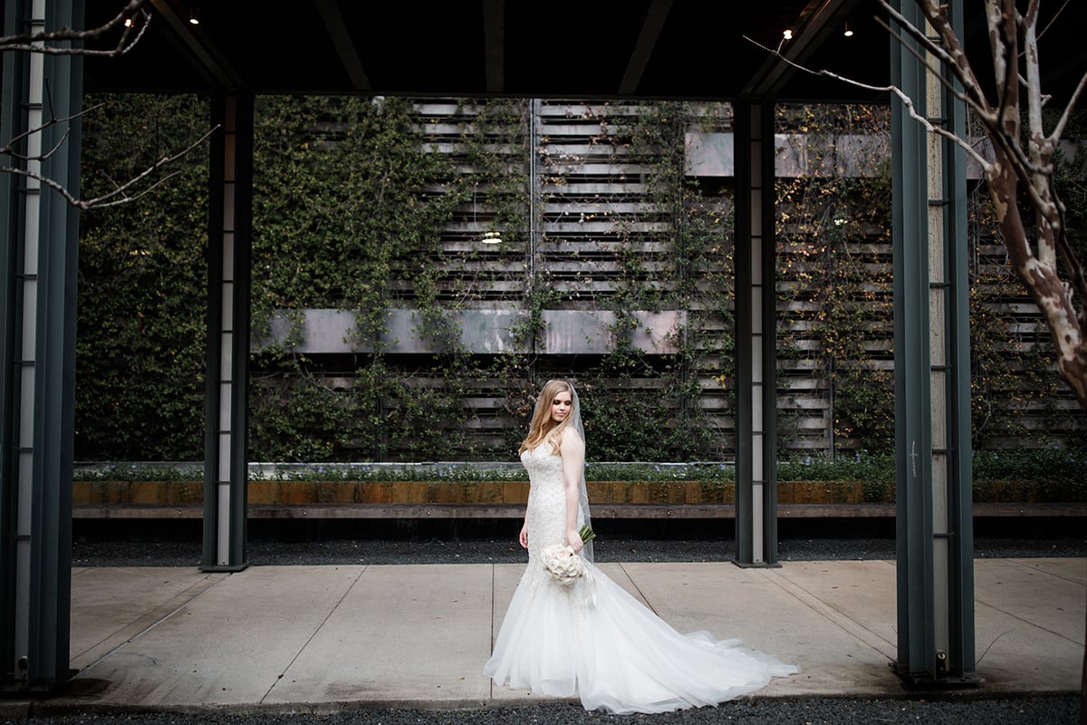 bridal portraits - outdoor spaces for photos in houston