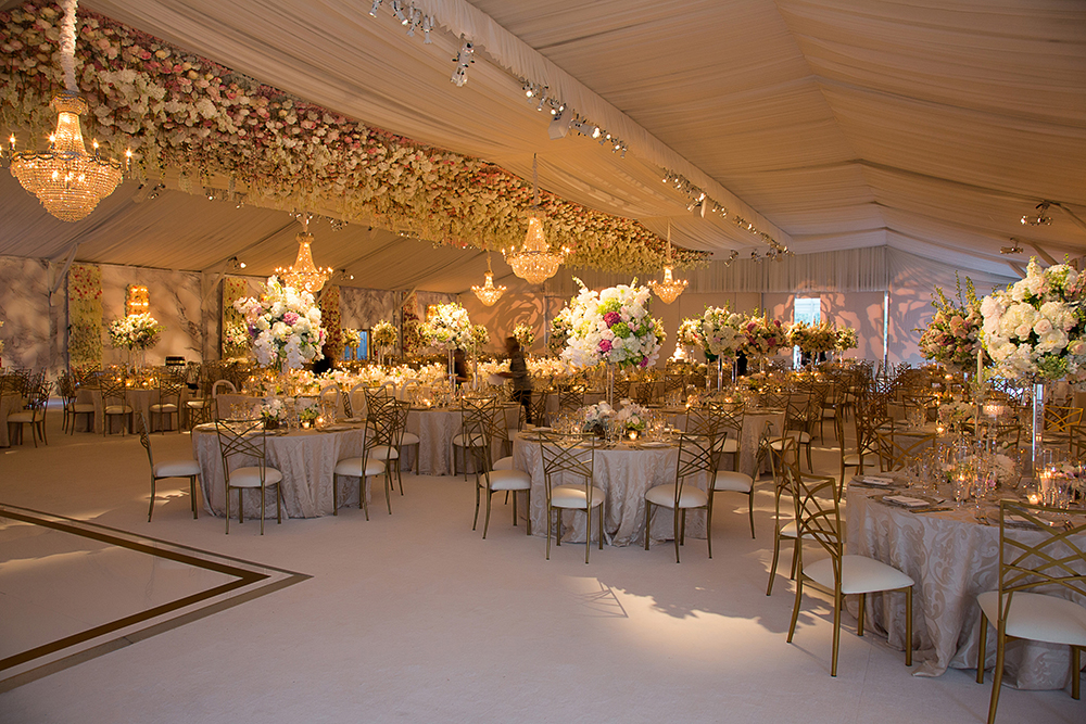 gold, white and blush flowers at houston wedding 