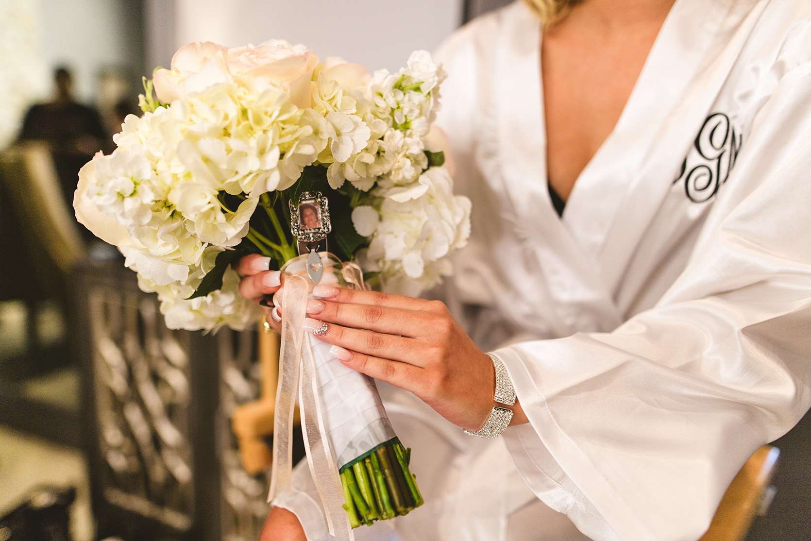houston wedding, bridal bouquet, white flowers, bride, getting ready