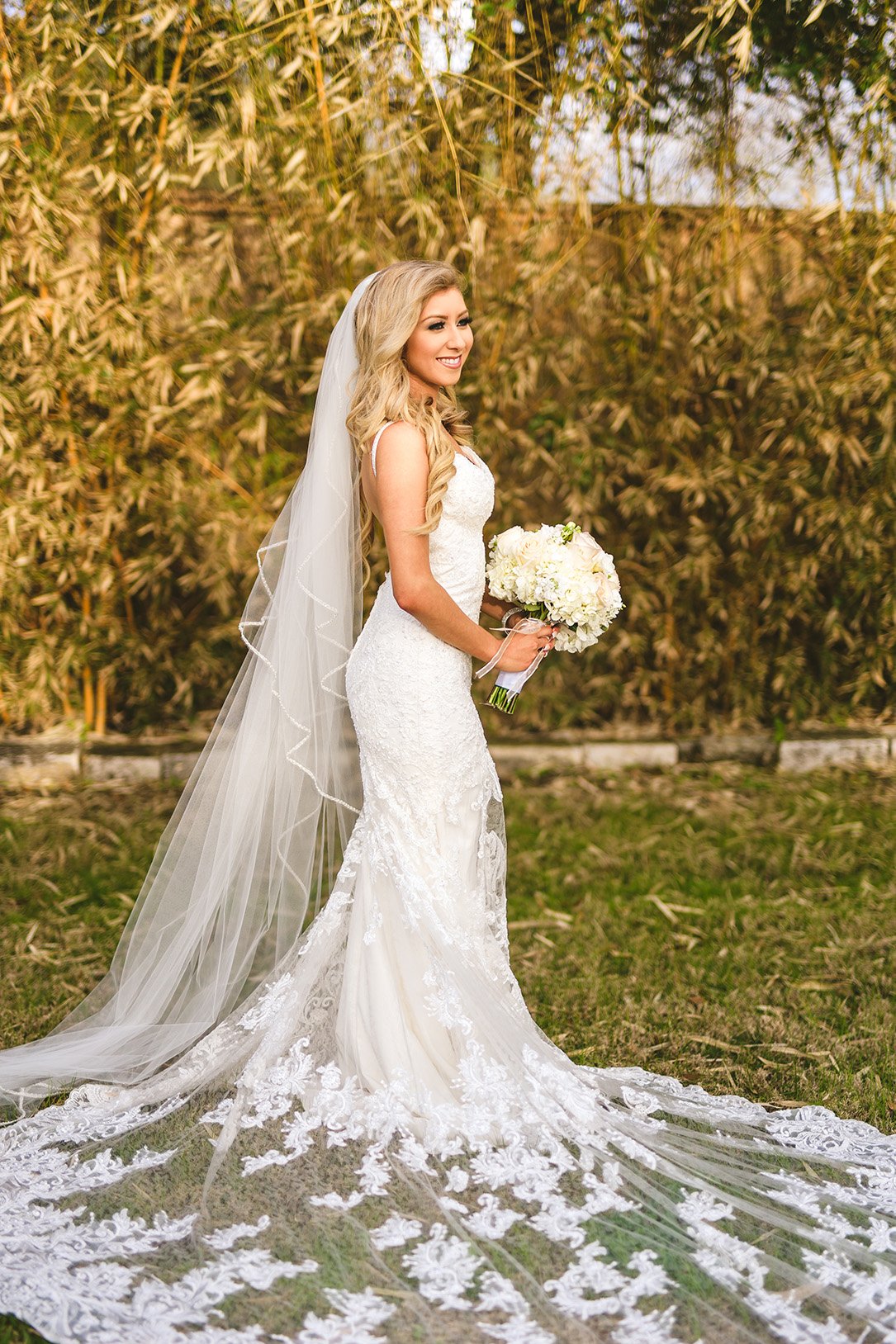 houston wedding, bridal shot, bride, wedding gown, lace train, veil