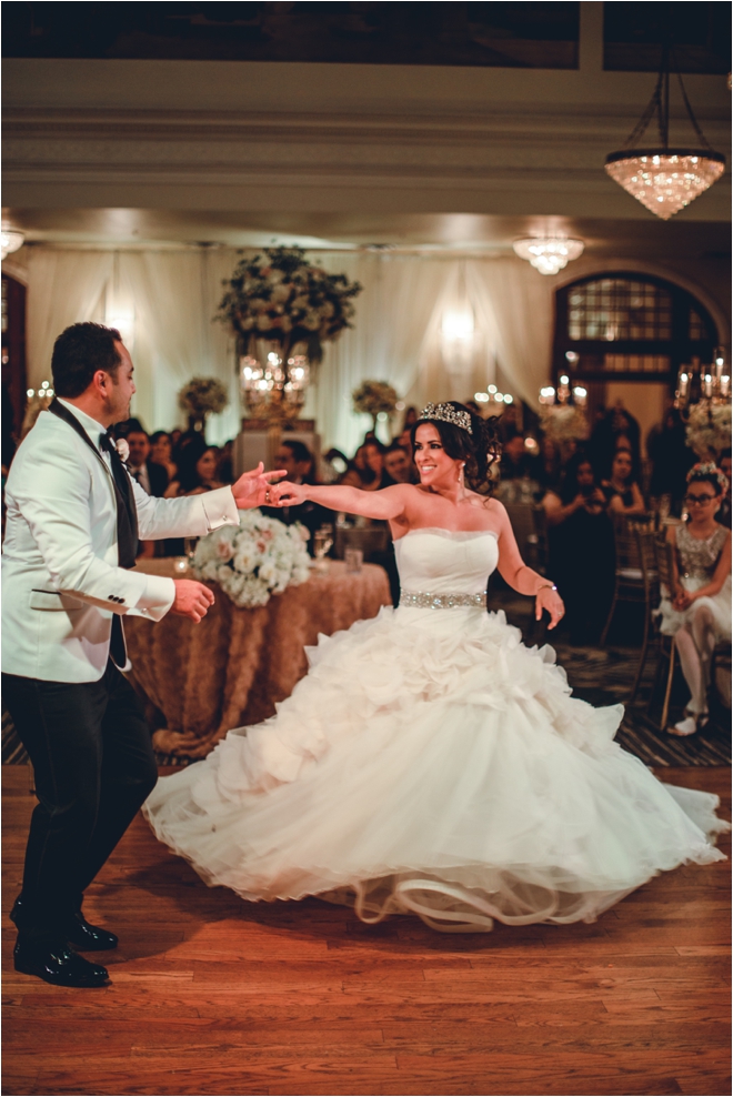 Bride-and-Groom-Dancing