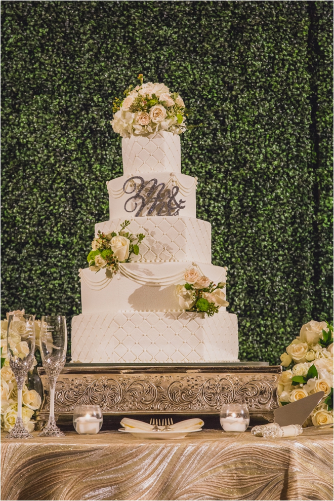 White-and-Green-Wedding-Cake