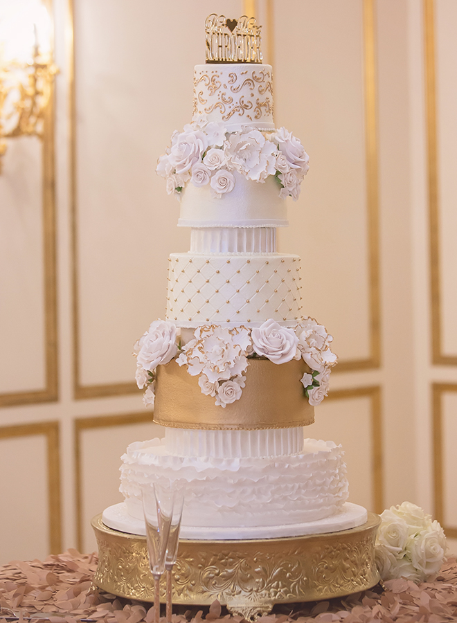 houston wedding, chateau cocomar, white and gold wedding cake, multi-tiered wedding cake, crystal chandelier, custom wedding cake, luxe chateau cocomar wedding