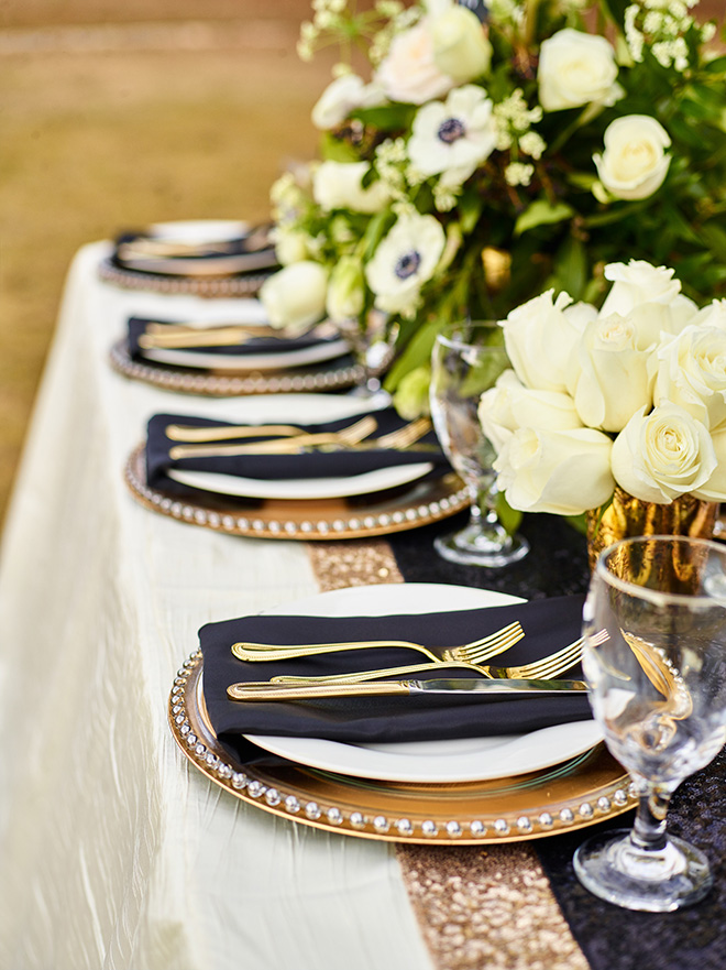 ivory and gold styled shoot, events de luxe, civic photos, sandlewood manor, plantation wedding, black accents, timeless wedding decor, table setting, ivory florals
