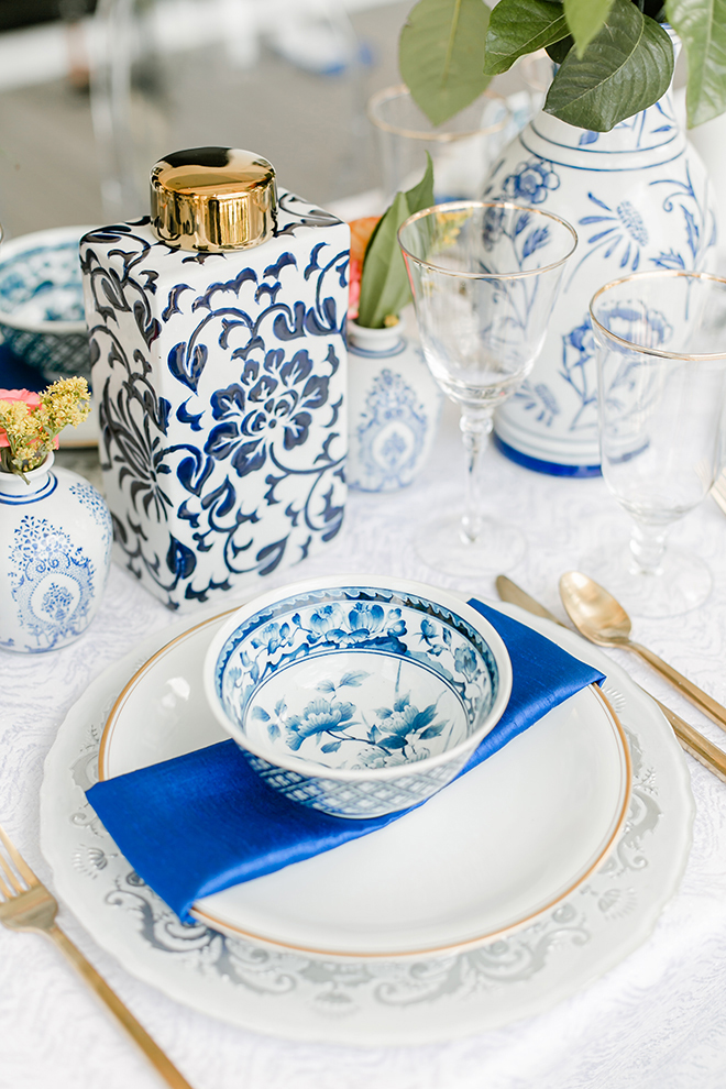 Chinoiserie themed, styled shoot, houston, wedding photography, amy maddox, photography, ming, vases, table setting, wedding decor 