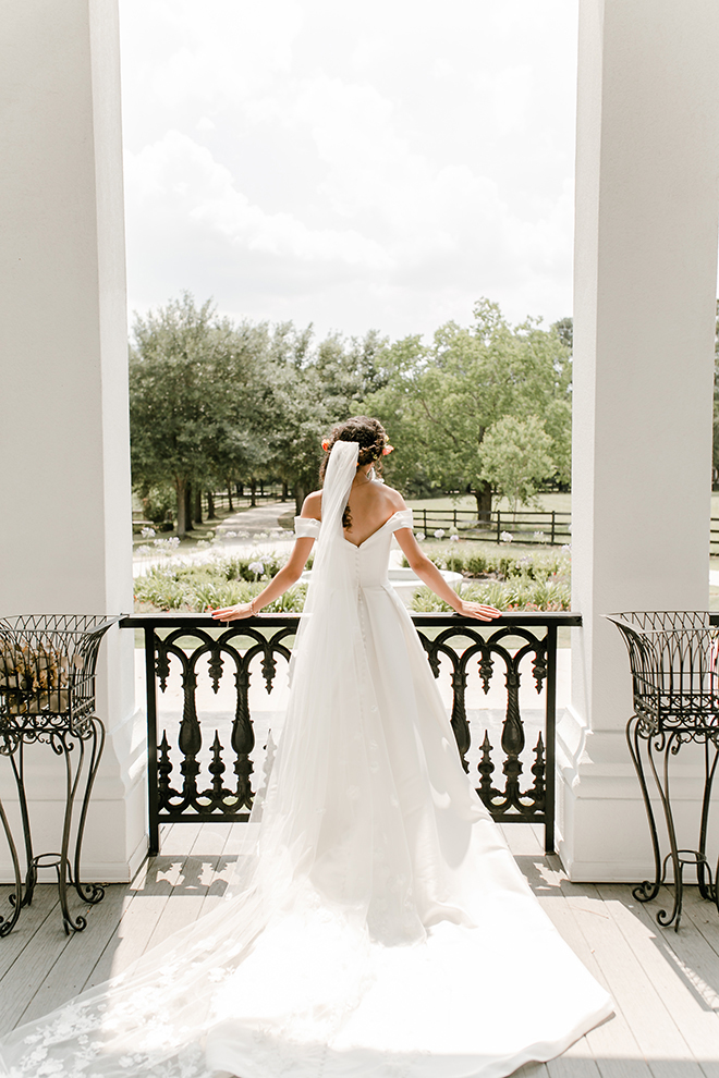 houston, wedding photography, amy maddox, photography, wedding venue, sandlewood manor, samantha's artistry, styled shoot, bridal portrait, wedding dress