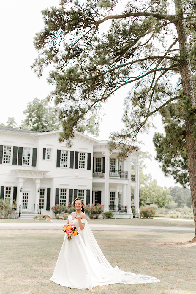 chinoiserie themed, houston, wedding photography, amy maddox, photography, wedding venue, sandlewood manor, samantha's artistry, styled shoot, pink, red, orange, bridal portrait, wedding dress