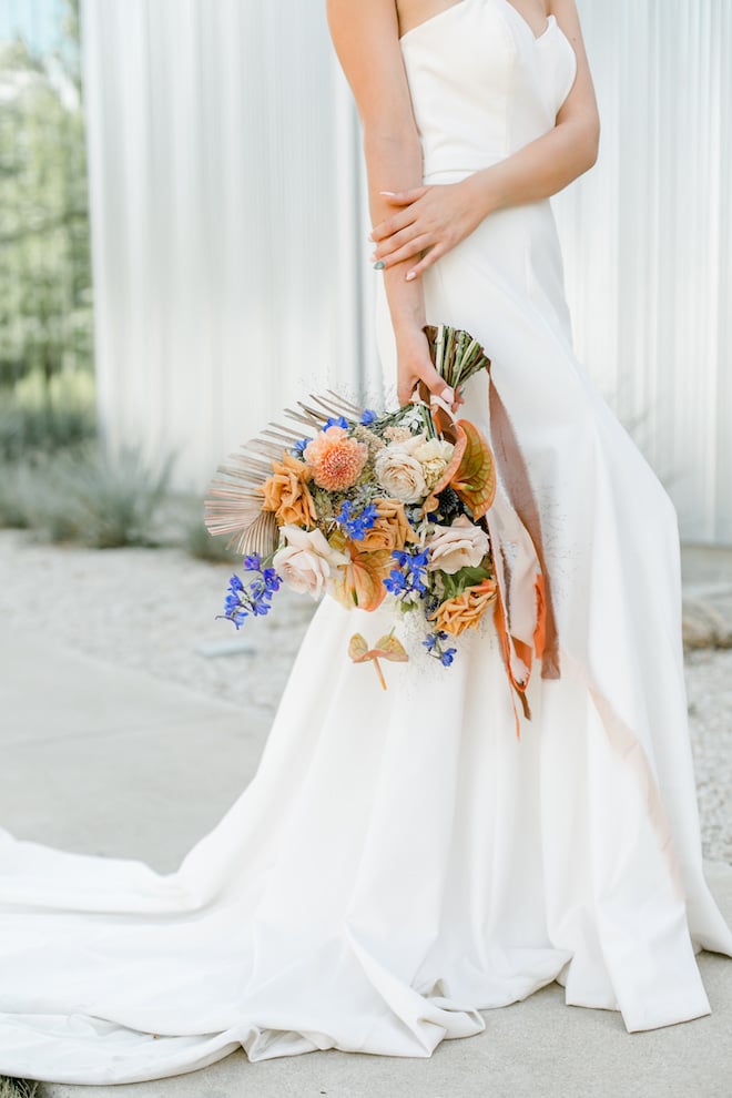 amy maddox photography, outdoor, bridal portrait, orange, texas, bride, wedding photography, brown, tan, flowers, foliage, bridal bouquet, wedding gown, strapless, modern affinity, houston bridal salon