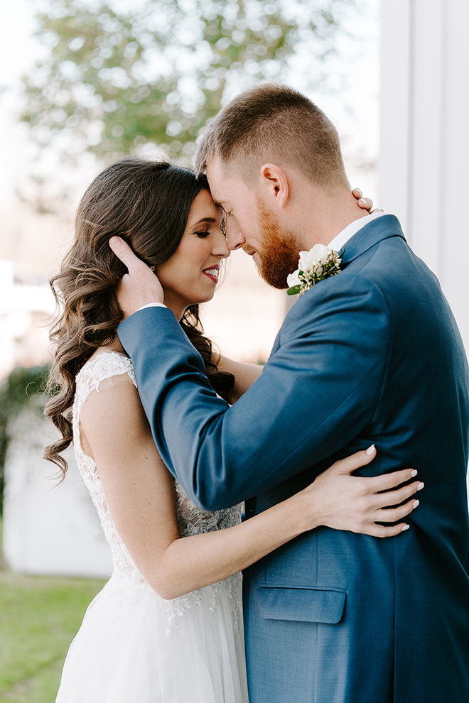 bridal gown, bride, groom, emily figurelli, houston photographer, groom's suit, navy, blue