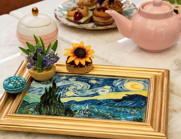 A pastry made into Vincent van gogh's famous Starry Night painting available at The Post Oak Hotel at Uptown Houston. Fun spring happenings in Houston.
