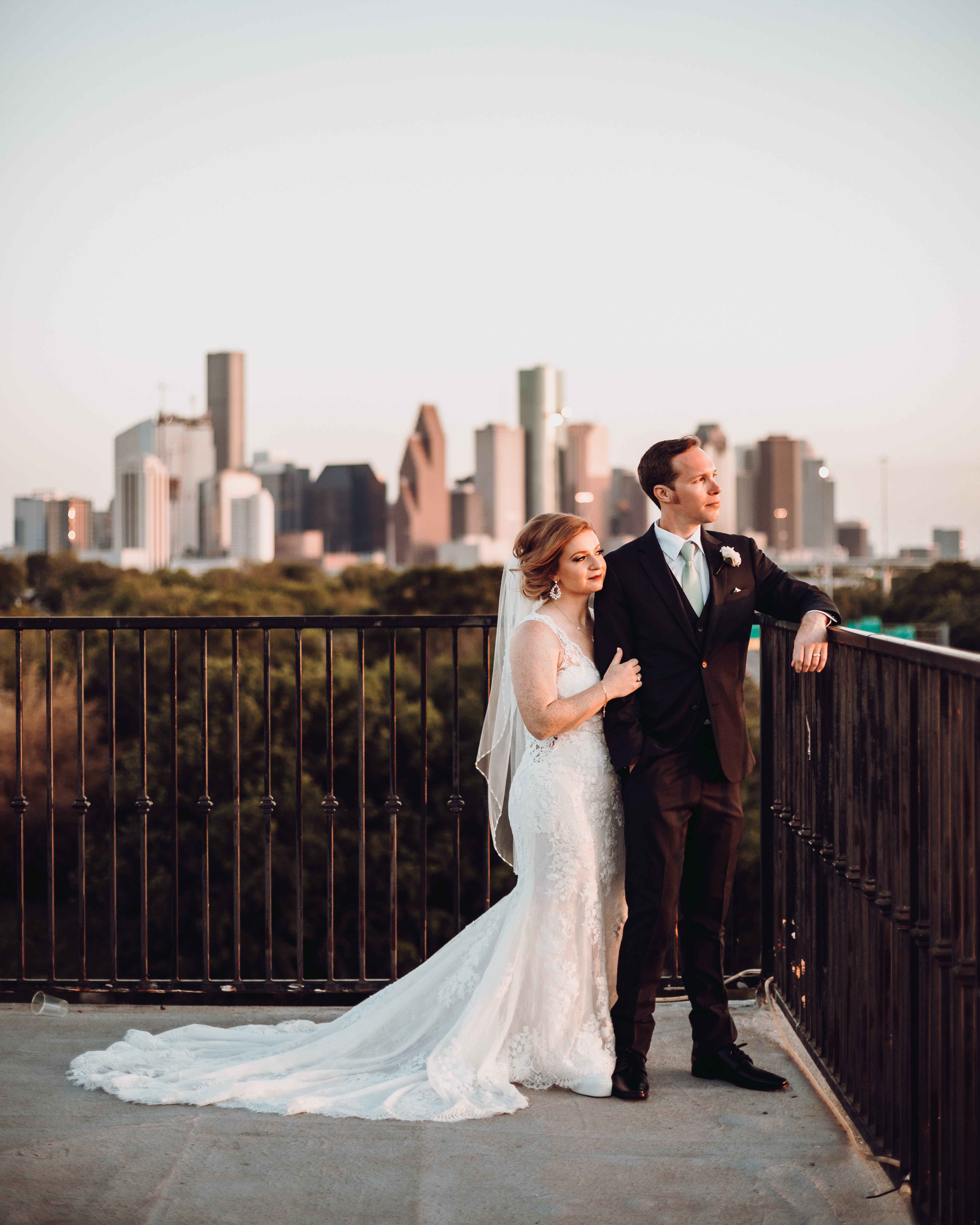 https://www.weddingsinhouston.com/blog/wp-content/uploads/2022/04/l0xEb.jpeg