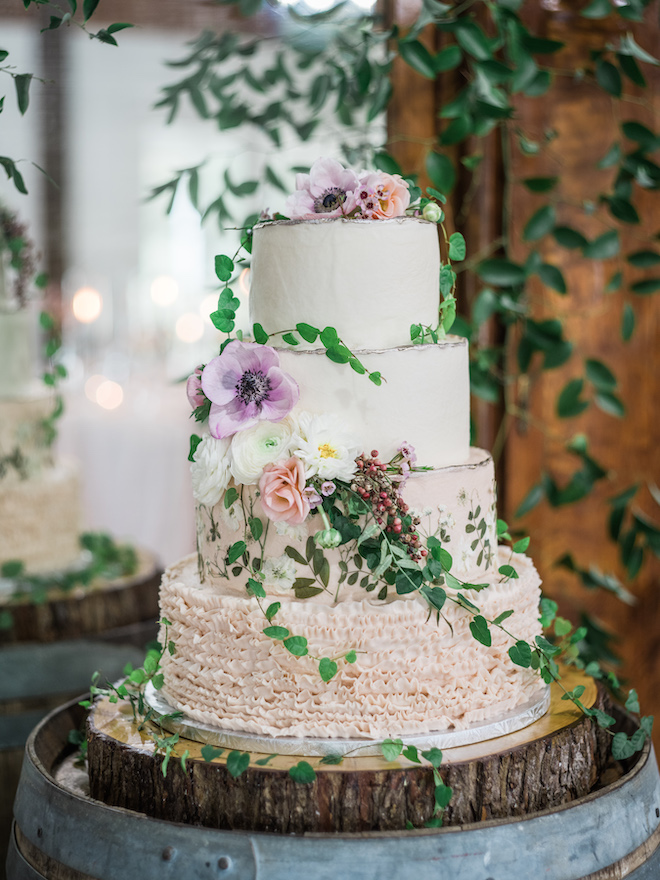 Garden-themed wedding cake.