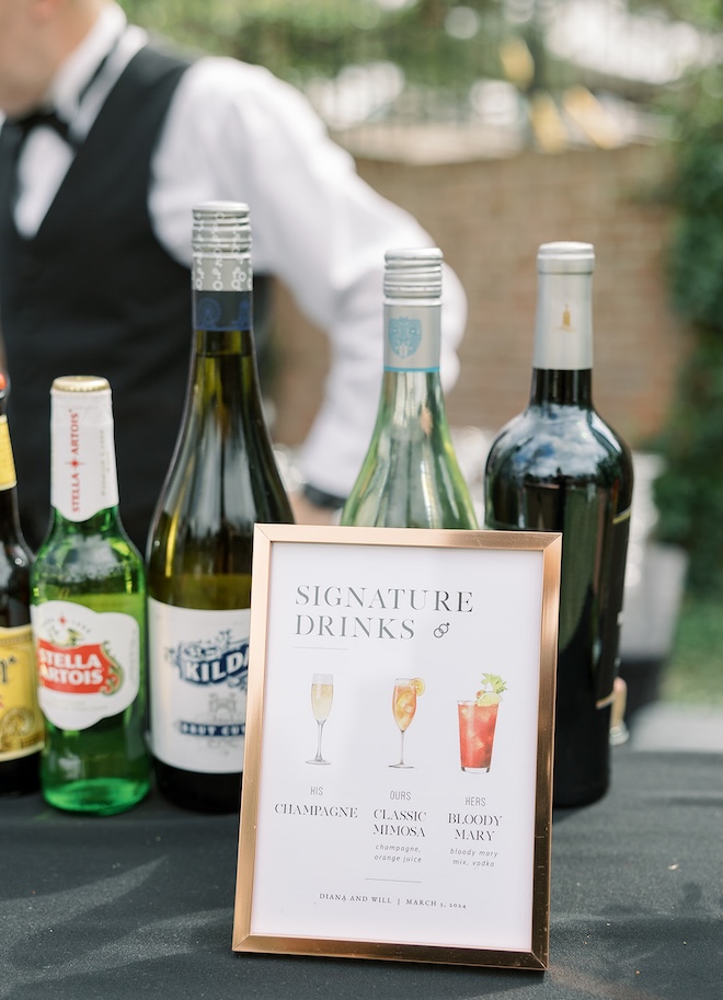 Signature cocktails are served at a Houston wedding.