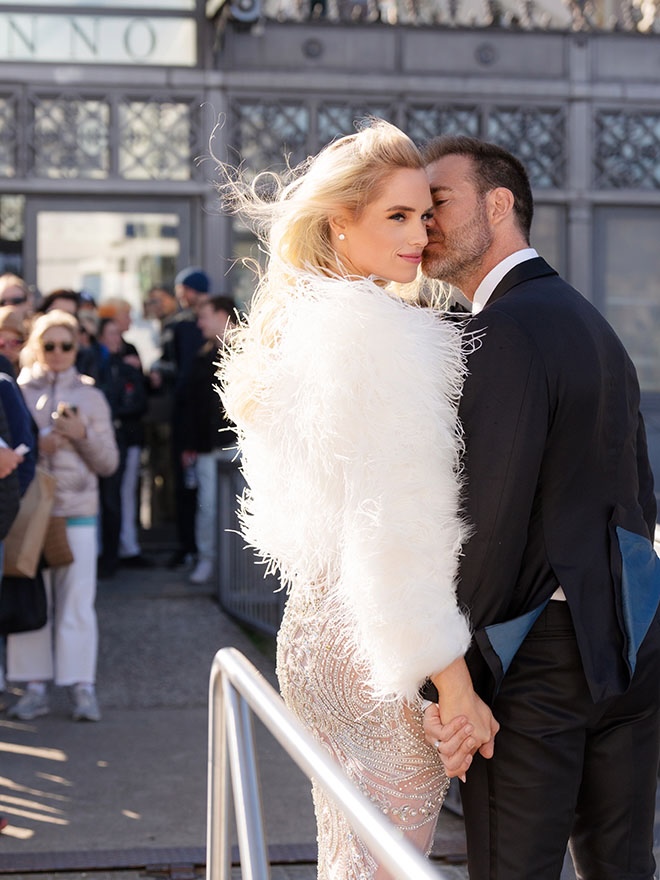 Bottega 53 captures portraits of the bride and groom during their Italian elopement.