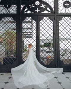 Architectural Beauty Meets Romantic Details in this Le Tesserae Editorial
