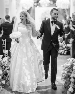 A Realistic Wedding Day Timeline for Brides to Follow