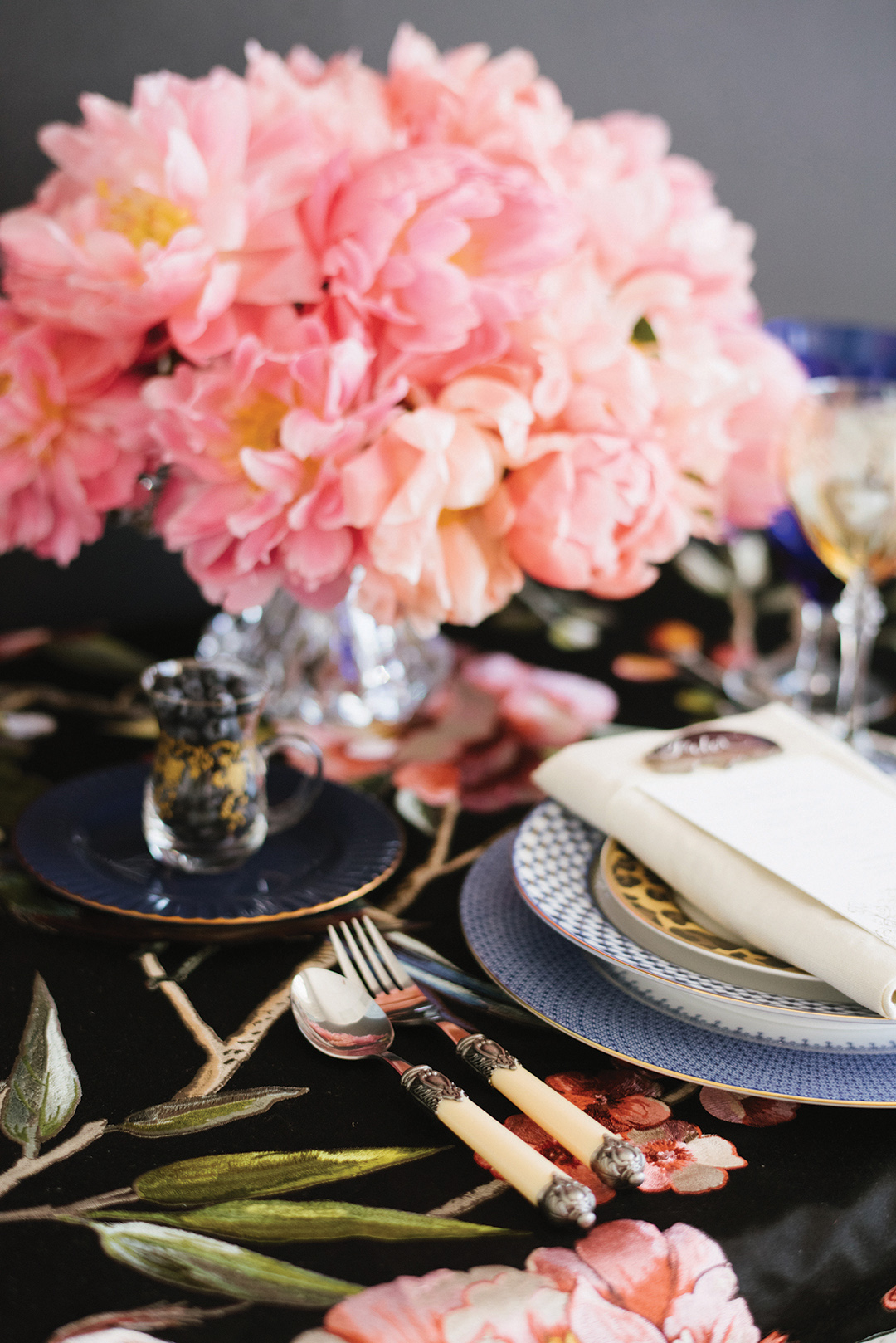 flatware, table decor, tablescape, pink flower centerpiece, wedding inspiration