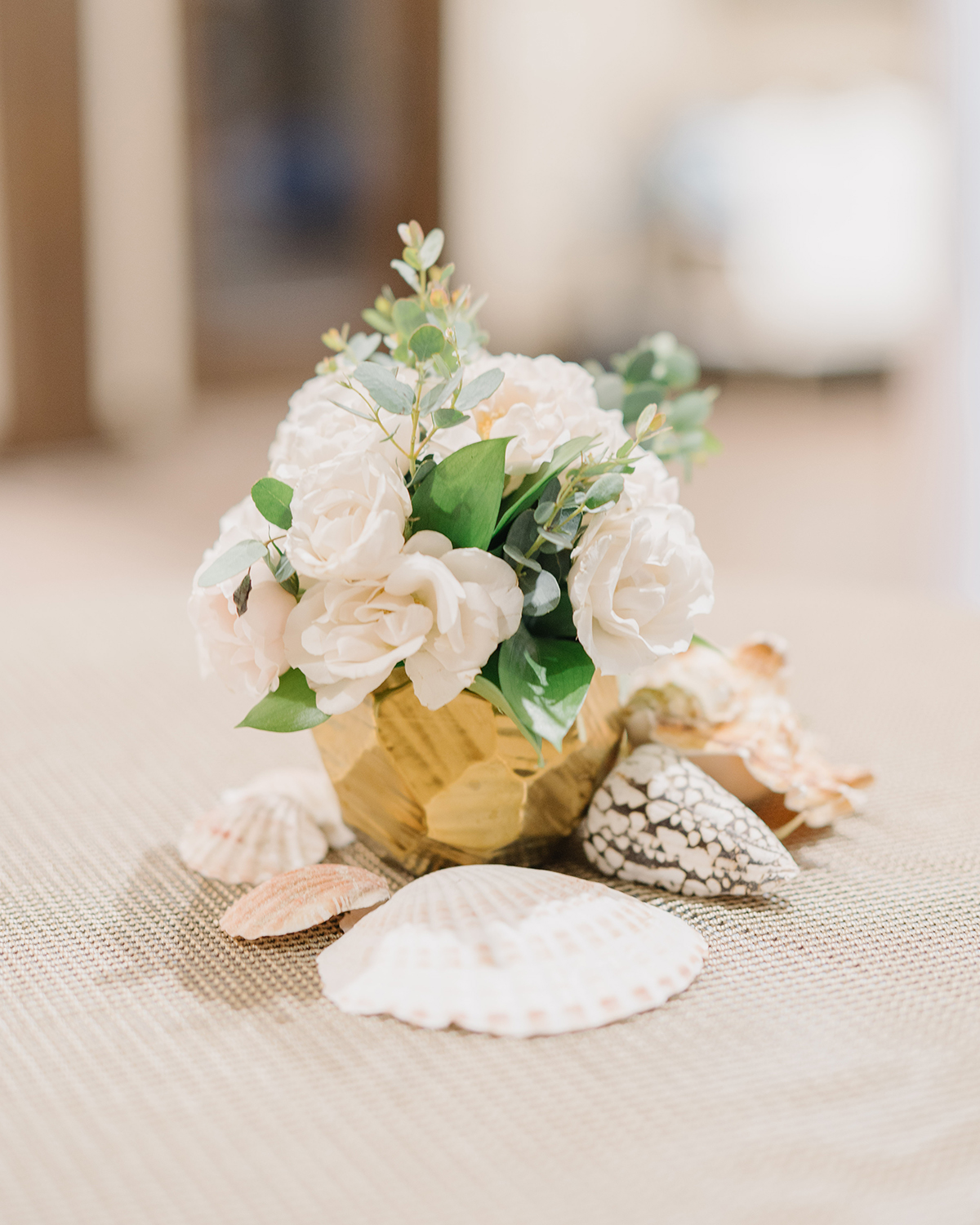 beach wedding table flowers