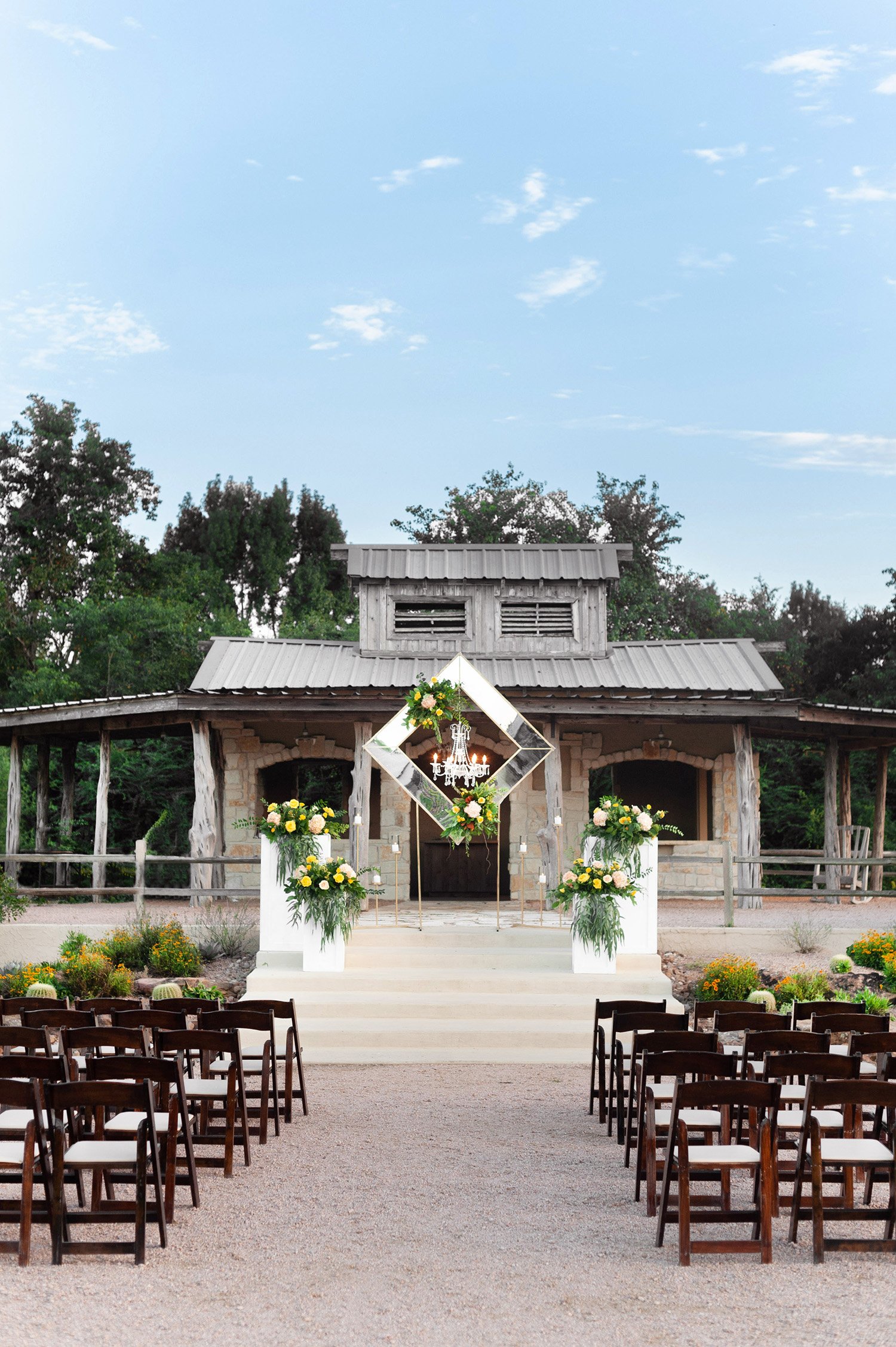 The Texas Bride - Weddings In Houston - Moffitt Oaks Styled Shoot - Jessica Frey Photography