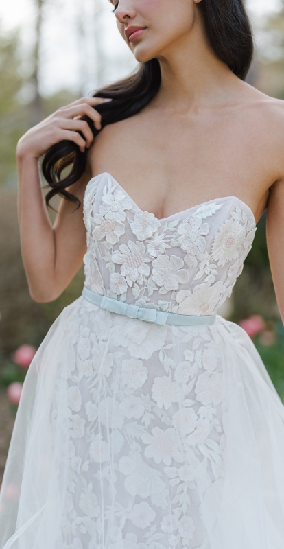 Find Wedding Dresses in Houston | Designer: Anne Barge | Photo: Laura Gordon Photography