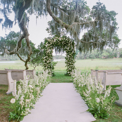 Find Wedding Flowers and Decor in Houston | Florals: Plants N' Petals | Photo: Morgan Lynn Photography