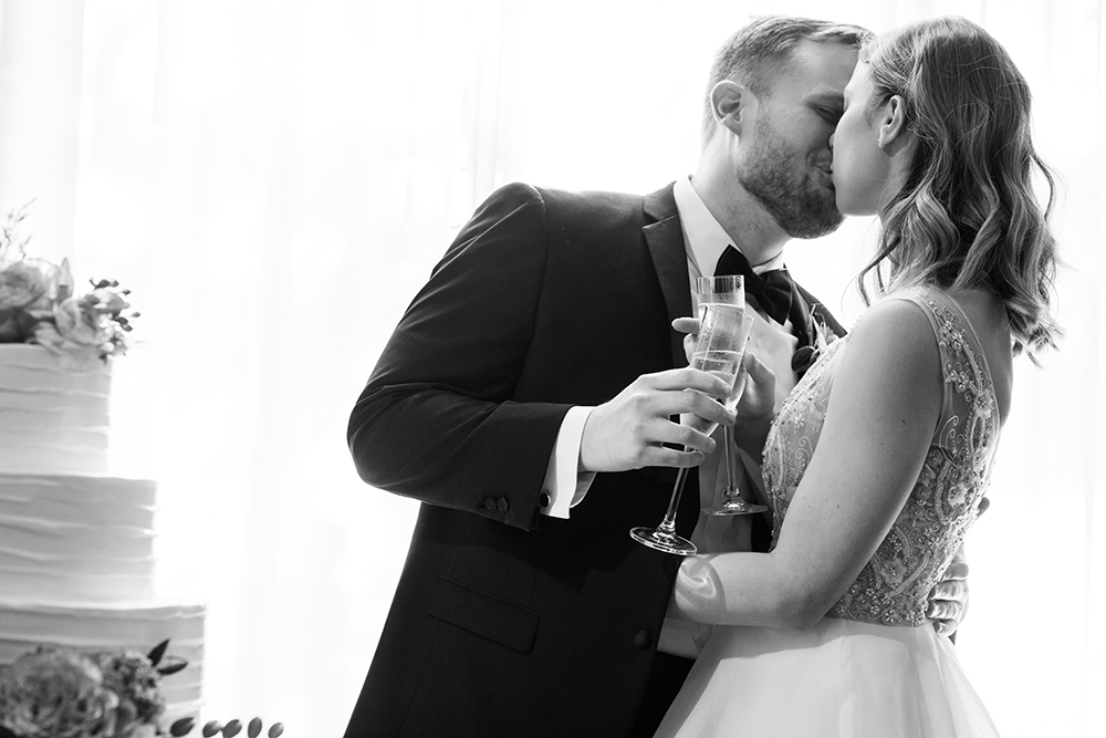 romantic wedding photography - toasts inspiration