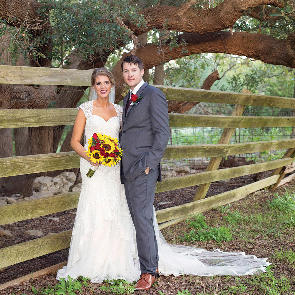 outdoor couple photo - wedding photography