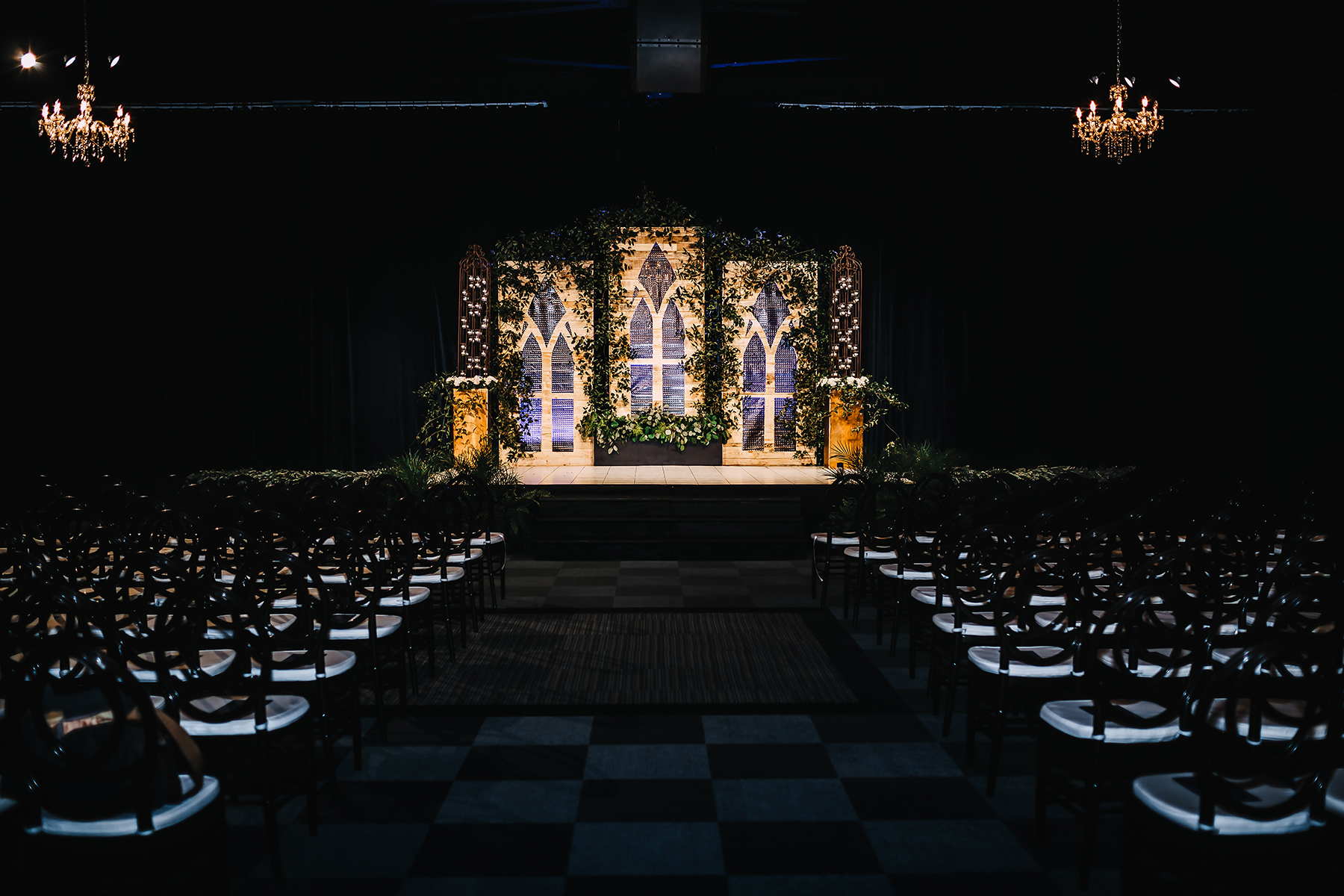 downtown houston wedding at ballroom at bayou place 