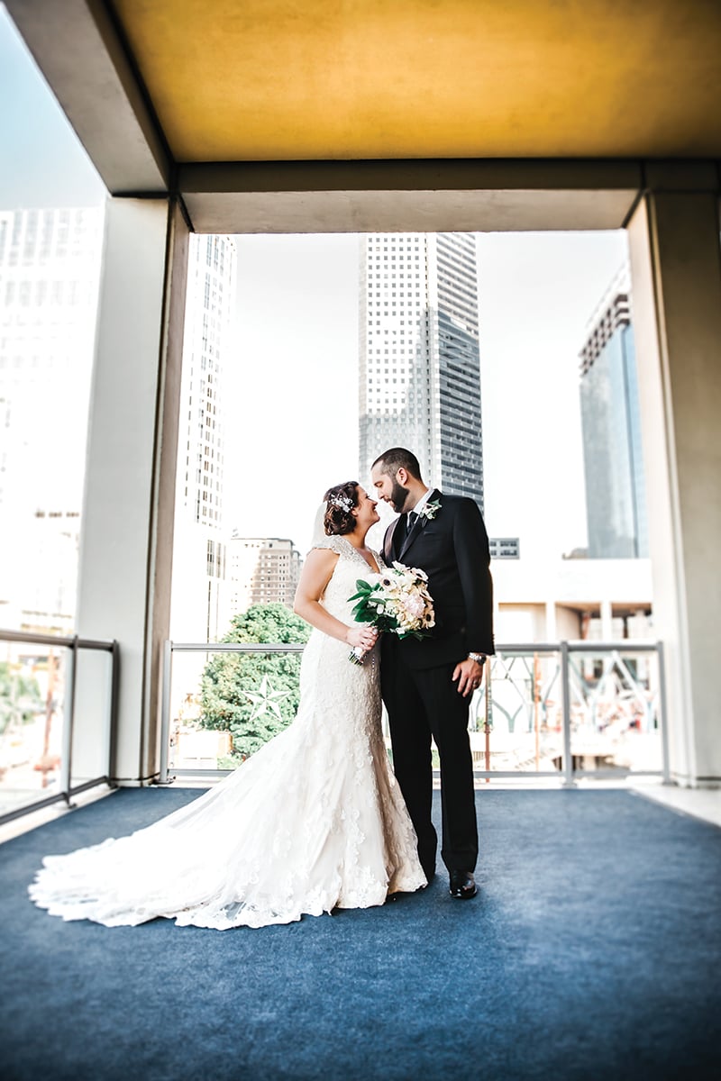 downtown houston wedding at ballroom at bayou place 