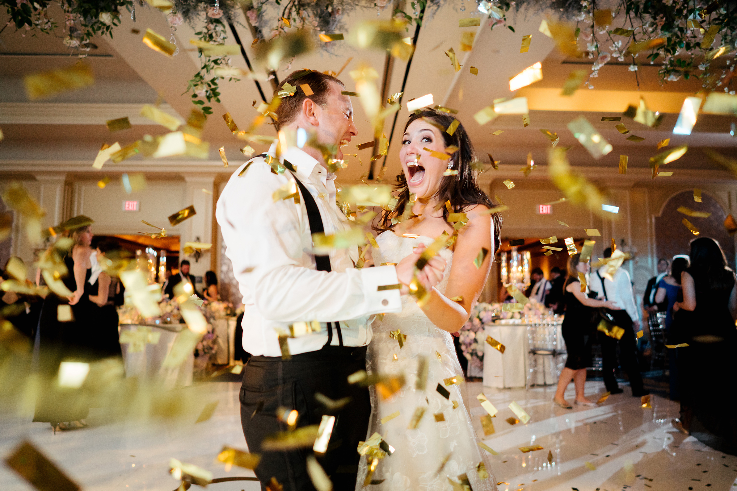last dance, bride, groom, gold confetti, hotel wedding, Houstonian Hotel