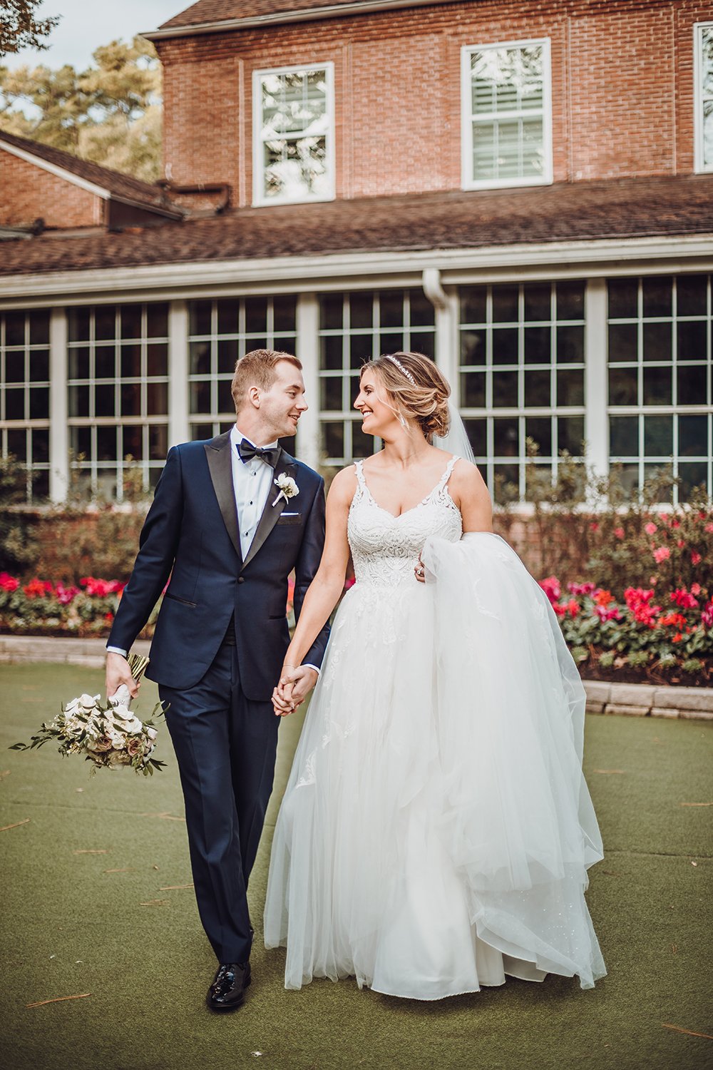 houston couple weds at Houstonian Hotel