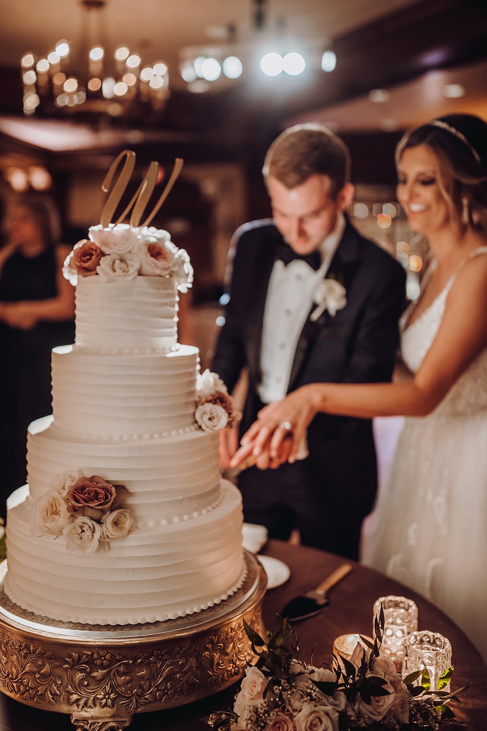 wedding cake design - houston wedding reception - desserts - cake cutting