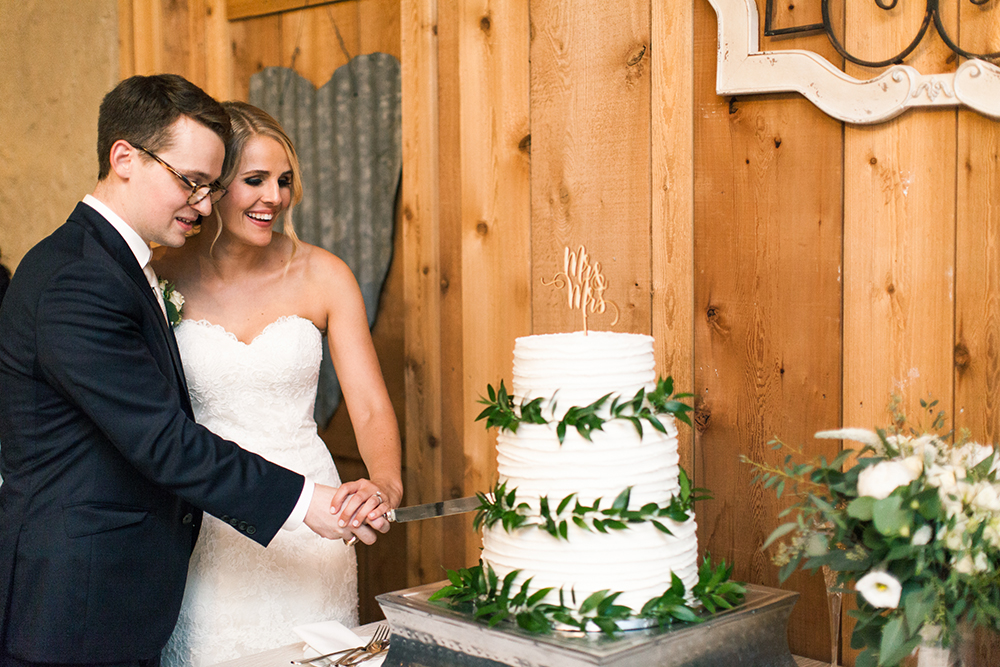 cake cutting - wedding photo ideas