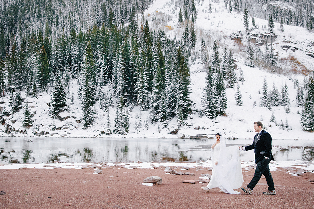 outdoor wedding photo - snow - mountains