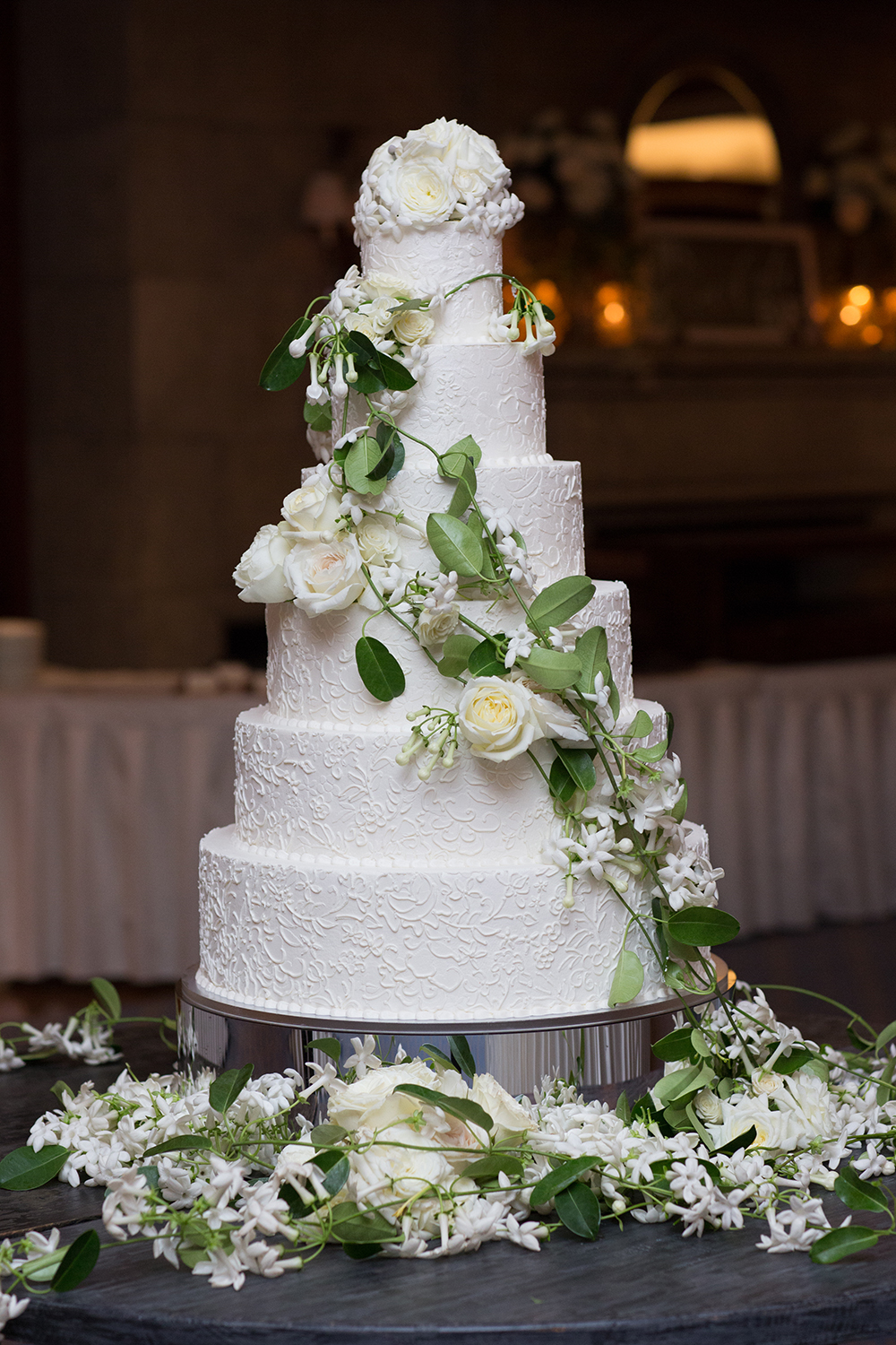cake, susies cakes & confections, cutting, reception, houston wedding cake, houstonian