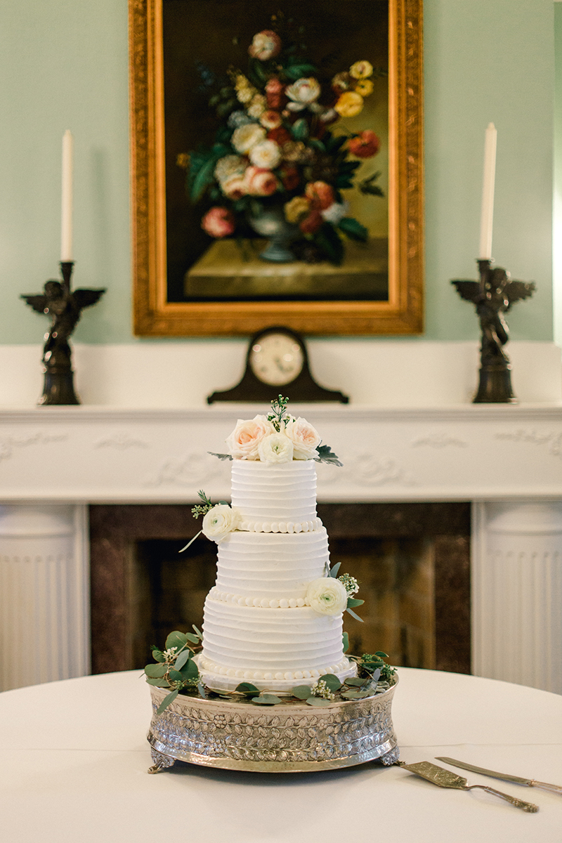 wedding cake design - white - vintage - elegant