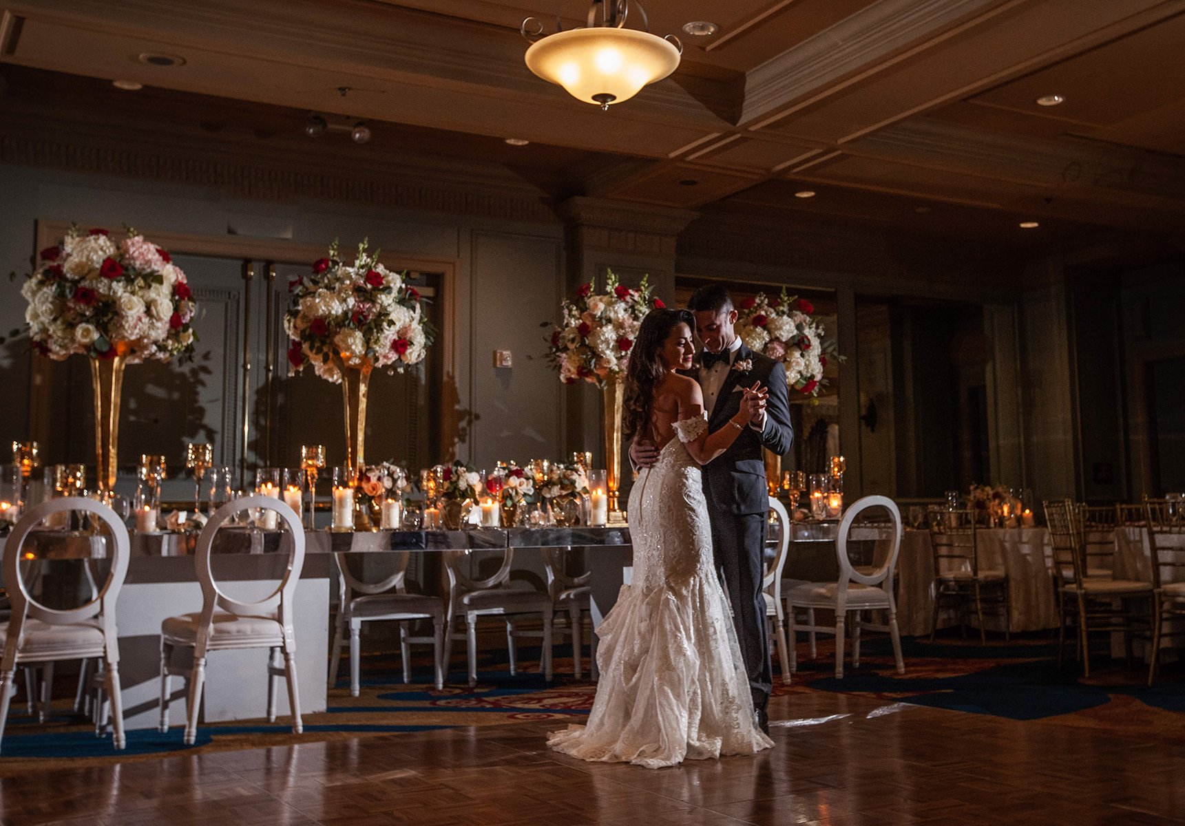 wedding reception decor - dark, dramatic, modern