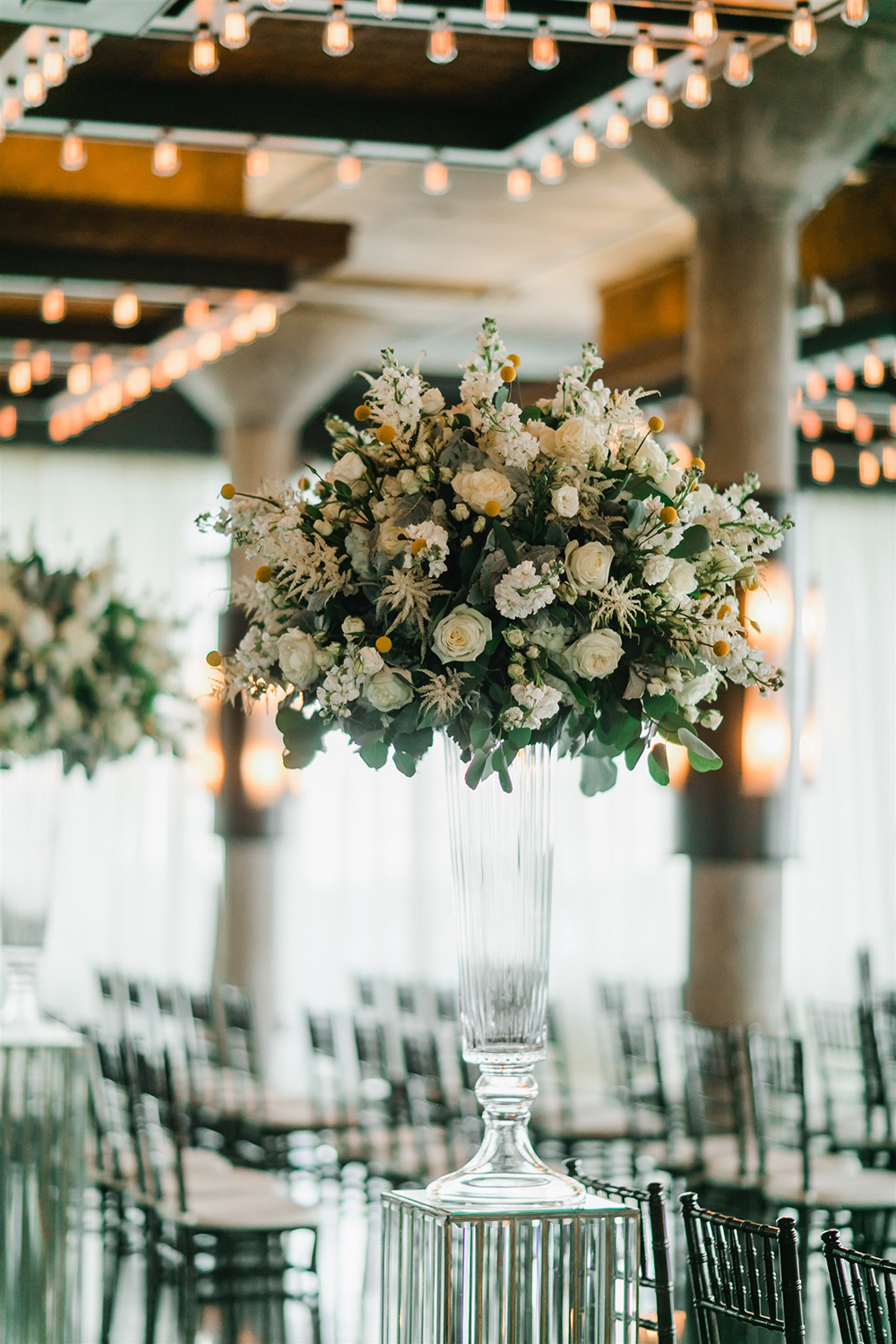 ceremony decor - flowers - ivory