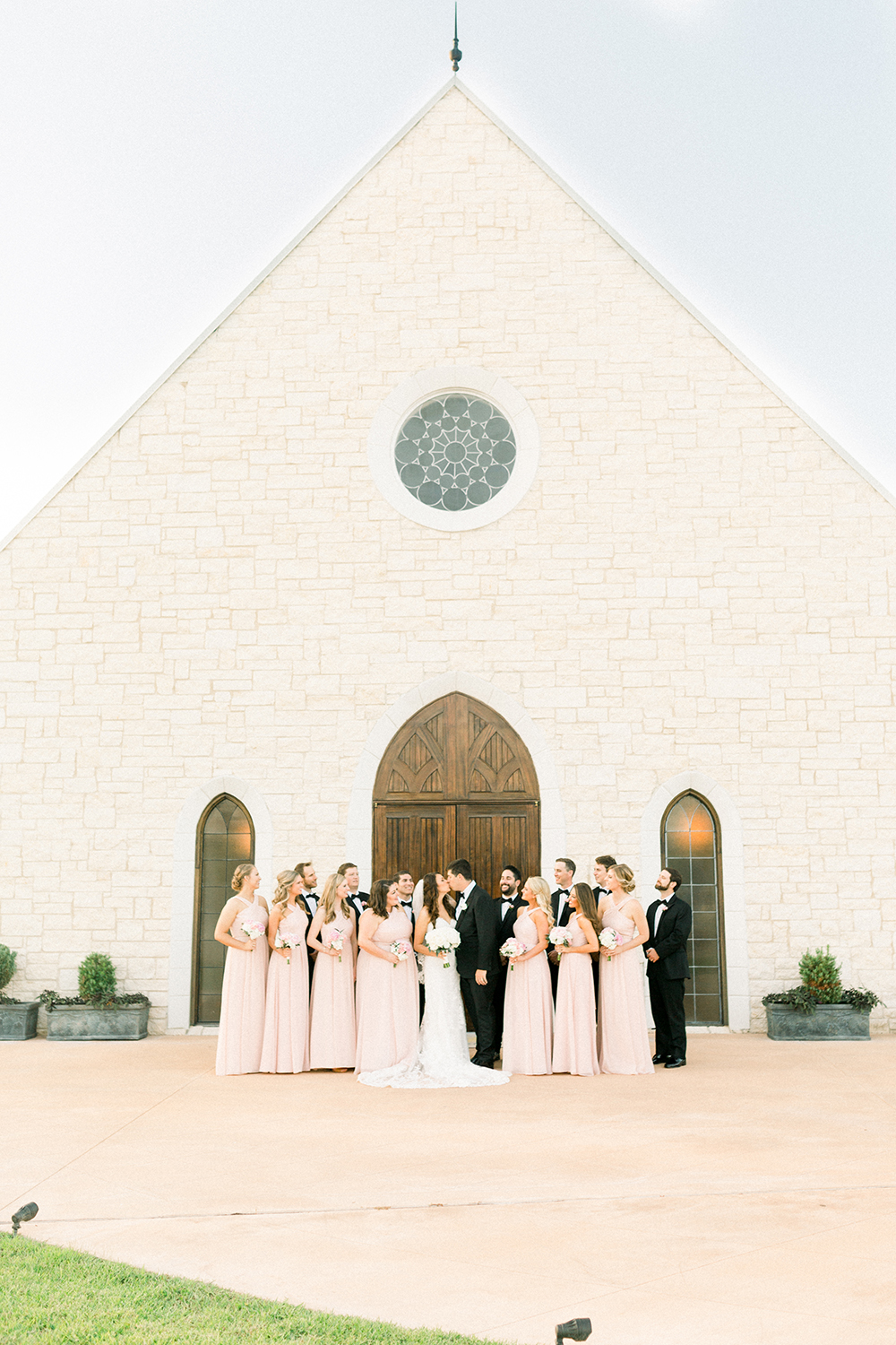 houston wedding venue - wedding party photography - blush bridesmaids dresses
