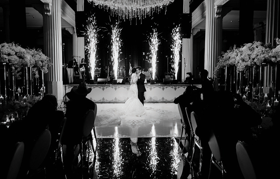 mirrored floor, houston decor, corinthinan, flowers